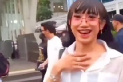 Gak Mau Kalah dari Artis! Pengunjung Citayam Fashion Week Modis Pakai Cardigan Rp50 Ribuan