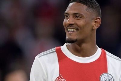 Striker Baru Dortmund Sebastian Haller Derita Tumor Testis