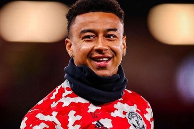 Nottingham Forest Lirik Gelandang Manchester United Nih!