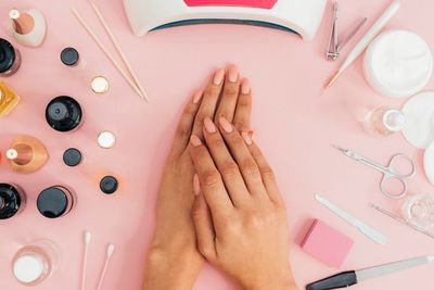 Tutorial Bikin Nail Art Polkadot di Rumah, Cuma Pake Tusuk Gigi!