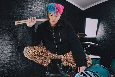 Bukan Desta, Drummer Baru Sheila On 7 Ternyata Anak Musisi Ini