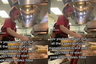 Waduh! Pelayan Ini Ikut Bertugas Memasak karena Semua Chef Mengundurkan Diri