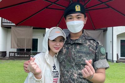 Banjir Komentar Negatif, Cerita Pilu Ayana Moon Lepas Hijab: Situasi di Korea Beda