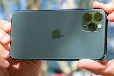 Tentara Ukraina Selamat dari Peluru Perang Rusia Berkat iPhone 11 Pro