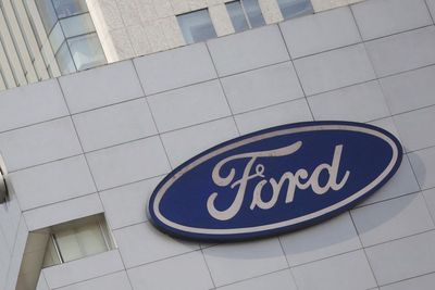 Demi Menghemat, Ford Bakal PHK Sebanyak 8.000 Pekerja