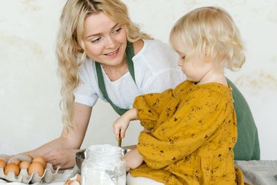 Sebenarnya Begini Cara Tahu Mood Anak yang Suka Berubah-ubah, Simak Moms!