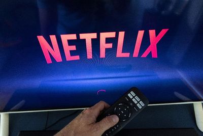 Netflix Ditinggalkan Hampir 1 Juta Pelanggan, Bakal Bangkrut?
