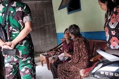 Anak yang Dirantai hingga Tak Diberi Makan Sampai Kurus Akhirnya Dibawa ke Panti Asuhan