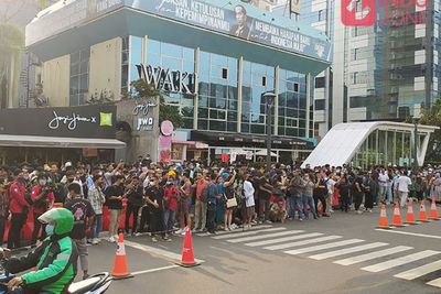 Situasi Terkini di Citayam Fashion Week: Padat Pengunjung, Satpol PP Mengawasi