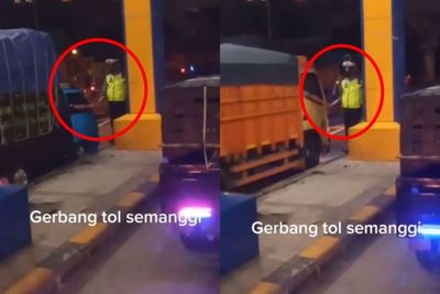 Aksi Oknum Polisi yang Ramah , Kerap Salaman di Depan Gerbang Tol Bersama Supir Truk