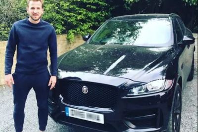 Harry Kane Lebih Cinta dengan Mobil Inggris daripada Italia