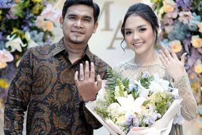 Potret Lamaran Maell Lee dengan Anggita Oktaviani, Netizen: Gimmick Terus Ya Kalian