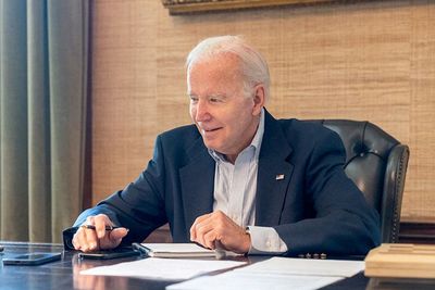Kondisi Terkini Joe Biden Usai Terinfeksi COVID-19, Alami Nyeri Tubuh & Sakit Tenggorokan