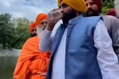 Minum Langsung Air Sungai yang Tercemar, Menteri India Ini Berakhir Masuk Rumah Sakit
