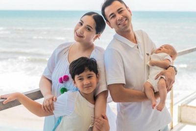Jajan ke Minimarket, Rafathar Terpantau Injak Sandal Hampir Rp7 Jutaan