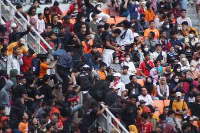 Deretan Insiden dan Pelanggaran yang Dilakukan Penonton Saat Grand Launching JIS
