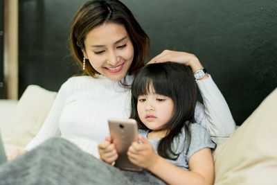 Penyebab dan Cara Mengatasi Kecanduan Gadget pada Anak, Orangtua Wajib Tahu!