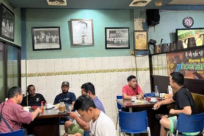 Warkop Idola Bapak-bapak Makassar, Ada Sejak 1946 Masih Eksis hingga Sekarang!