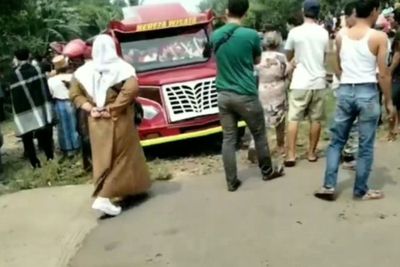Odong-odong Ditabrak Kereta di Serang, 9 Orang Tewas