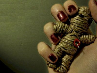 Kisah Santet Tali Jiwo untuk Mantan: Dari Cinta Bertepuk Sebelah Tangan Hingga Teror Gaib