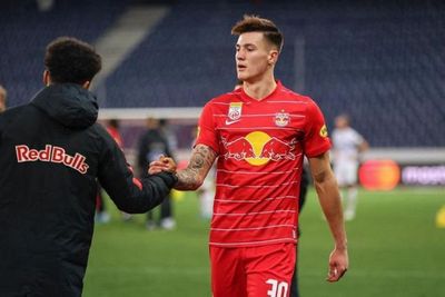 Gila! Manchester United Gelontorkan Dana Rp688 Miliar demi Gaet Bek Muda RB Salzburg Ini