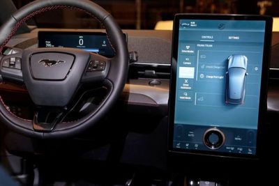 LG Pasok lebih Banyak Baterai ke Ford Motor