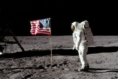Wow! Jaket Bekas Astronaut Buzz Aldrin saat ke Bulan Terjual Rp40 M