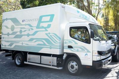 Truk Listrik Pertama Mitsubishi Tes Kemampuan di Pulau Dewata