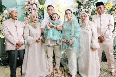 Cantiknya Zaskia Gotik Pakai Kebaya di Acara 7 Bulanan, The Real Barbie Hidup