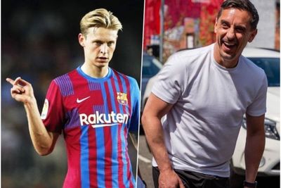 Gary Neville Sarankan Frenkie De Jong Tuntut Barcelona, Eh Malah Kena Semprot!