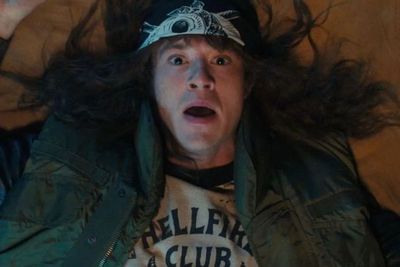 Joseph Quinn Panik Ditahan Imigrasi, Lolos Berkat Peran Eddie Munson Stranger Things 4