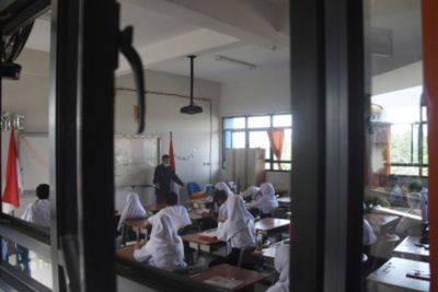 Kasus COVID-19 Masih Tinggi! Kemenkes Larang Anak Batuk Pilek Masuk Sekolah