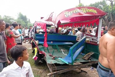 Buntut Kecelakaan Odong-odong di Serang, DPR Minta Seluruh Perlintasan Sebidang Ditutup