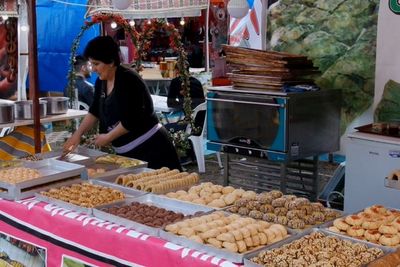 Di Sini Kue Lebaran Ready Sepanjang Tahun: Fresh From the Oven, Ukurannya Besar!