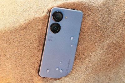 ASUS Zenfone 9 Resmi Rilis, Spesifikasi Gahar Lawan iPhone 13 Mini