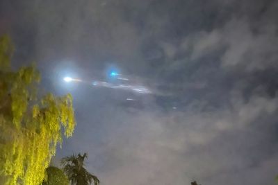 Viral Video Roket 25 Ton Milik China Jatuh ke Bumi, Dekat Kalimantan!