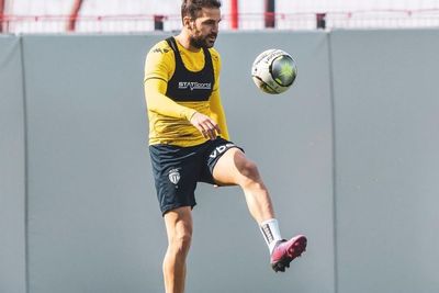Cesc Fabregas Akan Jalani Tes Medis di Klub Serie B Como dan Dilatih Legenda Indonesia