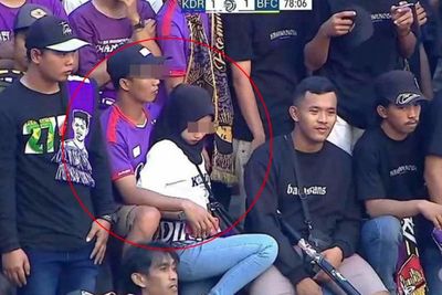 Nyesek! Pria Ini Ciduk Pacarnya Selingkuh Lewat Live Streaming Bola, Izinnya Tugas Kampus