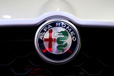 Bos Alfa Romeo: Kami Bakal Produksi Mobil Besar untuk Pasar AS
