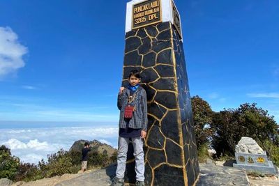 Keren! Bocah 9 Tahun Berhasil Taklukkan Gunung Lawu, Cerita Pendakiannya Menegangkan
