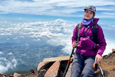 Sederet Fakta Khansa Syahlaa, Pendaki Cantik yang Sudah 76 Kali Mendaki Gunung