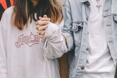 40 Pantun Romantis Buat Pacar, Lucu dan Penuh Kata-Kata Cinta!