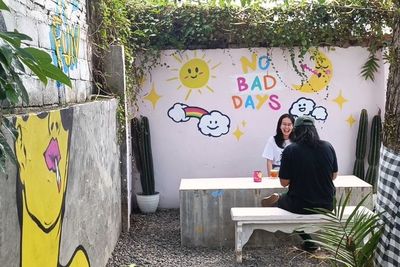 Loka Luna, Kafe Hidden Gem yang Ciptakan Menu dari Tanaman di Sekitarnya