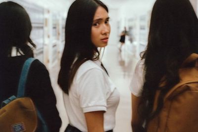 NIKI Zefanya Rilis MV High School in Jakarta , Netizen : Gemes Banget!