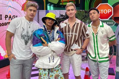 Pose Kece Bonge Citayam Bareng Verrell Bramasta dan Enrique Dustin, Udah Cocok Belum?