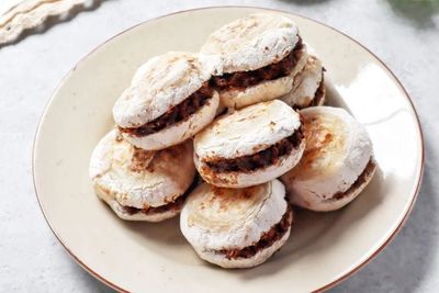 Resep Pempek Panggang Spesial Isi Ebi, Cari Tahu Yuk Cara Membuatnya!