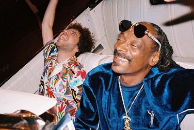 Benny Blanco Bagikan Single Barunya Bad Decisions , Kolaborasi BTS dan Snoop Dogg