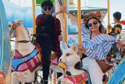 Potret Rossa dan Putranya Rizky Langit Kompak Naik Carousel: Manggilnya Mama atau Kakak?