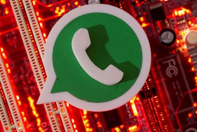 Kamu Pengguna WhatsApp GB? Ada Surat Cinta Nih Dari Bos WhatsApp!
