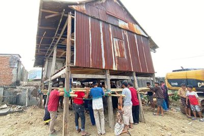 Tradisi Marakka Bola , The Real Pindah Rumah Beserta Isinya ala Masyarakat Bugis